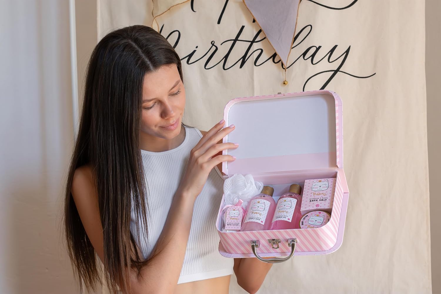 Accentra - Princess Kitty cadeauset voor meisjes en vrouwen - doucheset inclusief schuimbad, scrub, douchegel en meer - Fruitgeur cadeau in een mooie doos